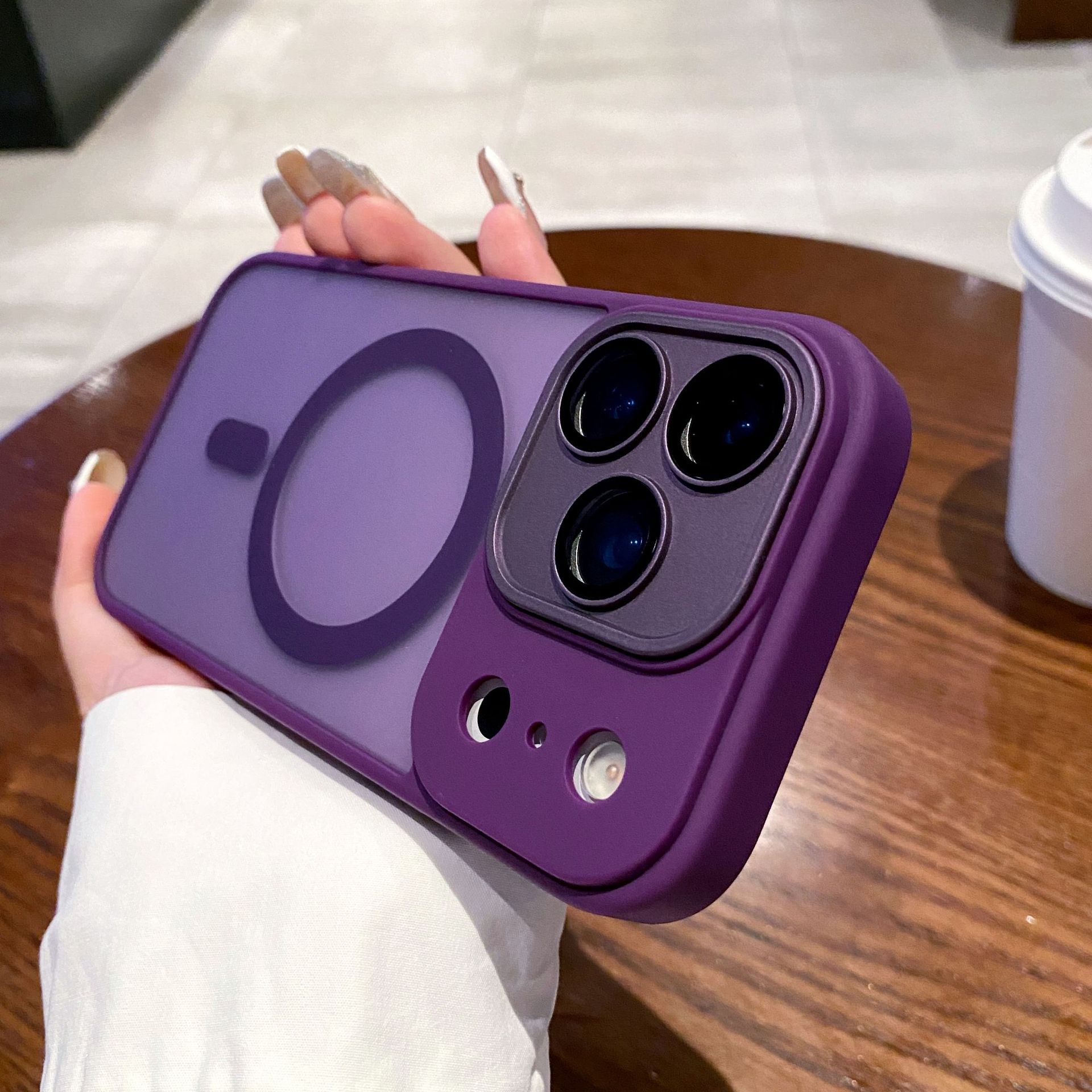 Skin-sensitive Magnetic Suction Matte Cover Phone Case 14 Drop-resistant