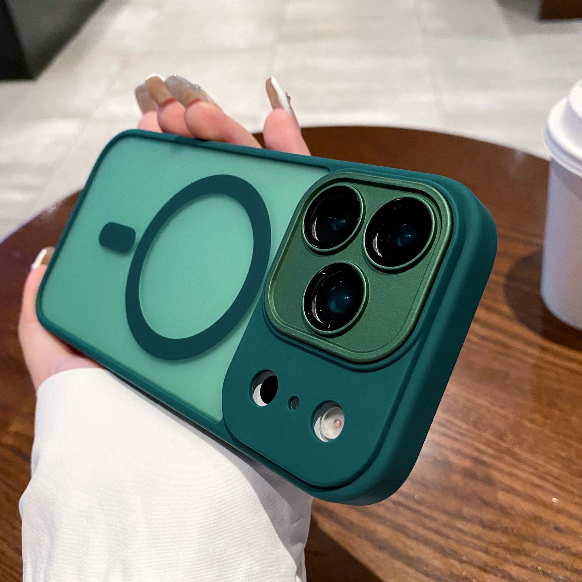 Skin-sensitive Magnetic Suction Matte Cover Phone Case 14 Drop-resistant